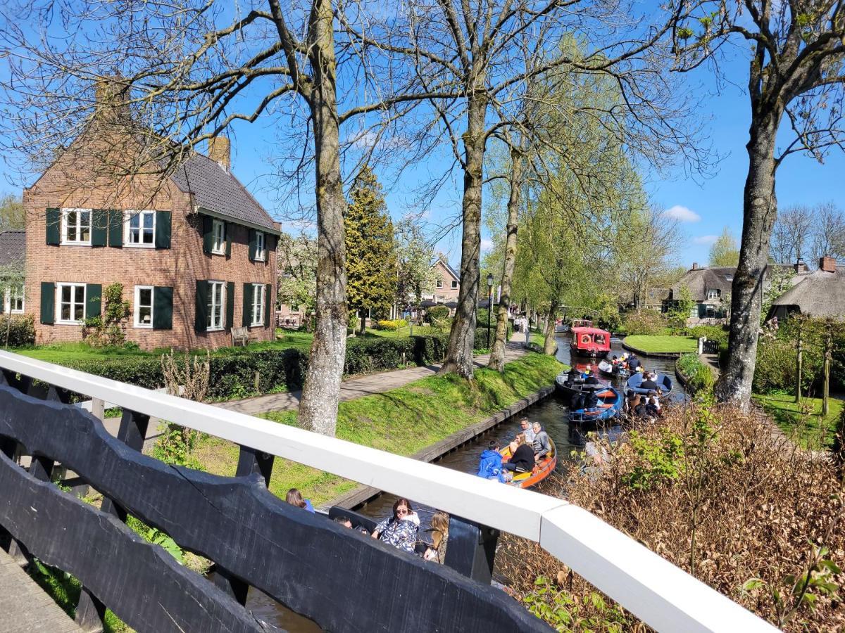 B&B Villa Giethoorn - Canalview, Privacy & Parking Екстер'єр фото