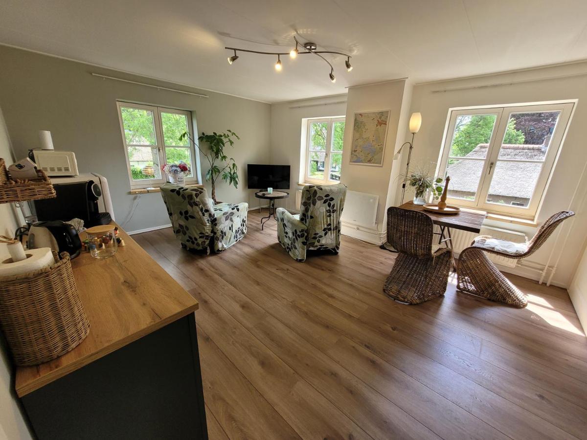 B&B Villa Giethoorn - Canalview, Privacy & Parking Екстер'єр фото