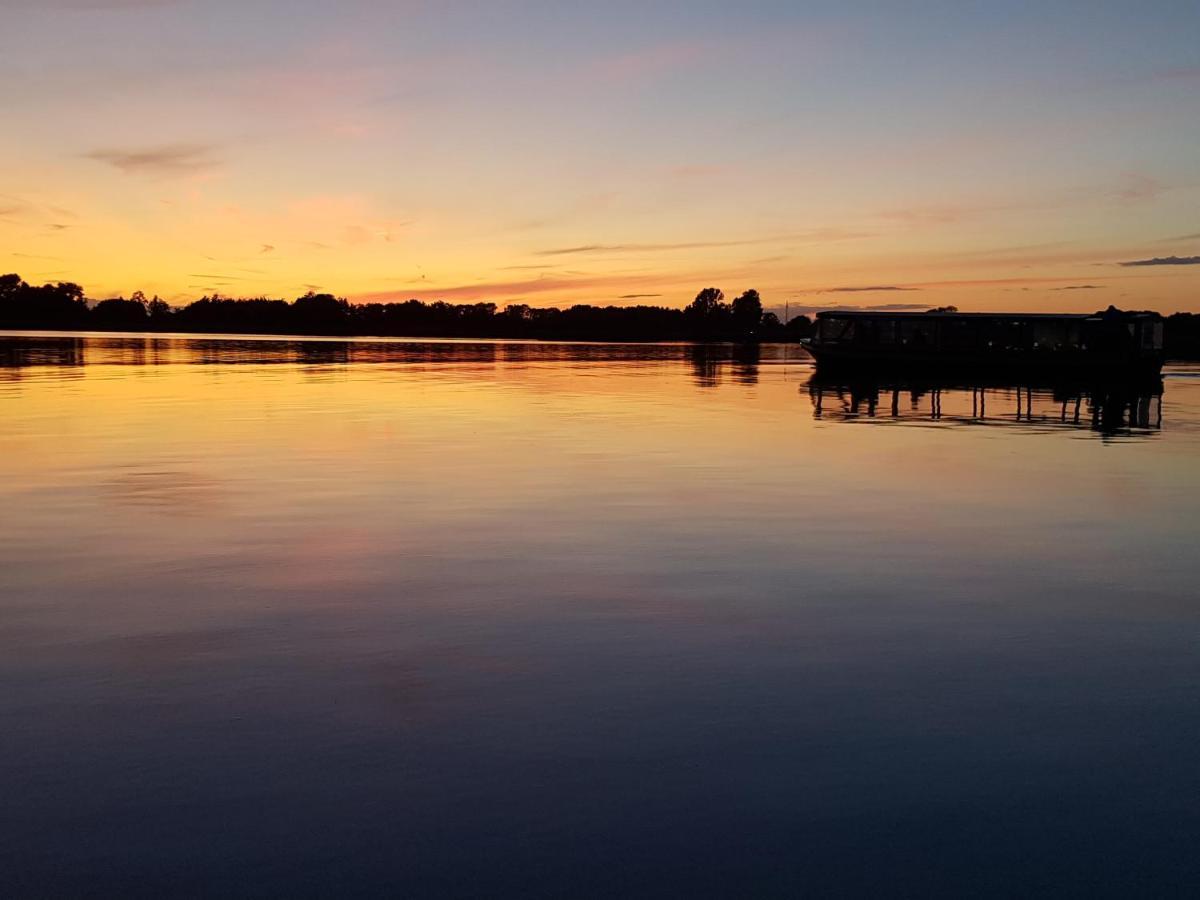 B&B Villa Giethoorn - Canalview, Privacy & Parking Екстер'єр фото